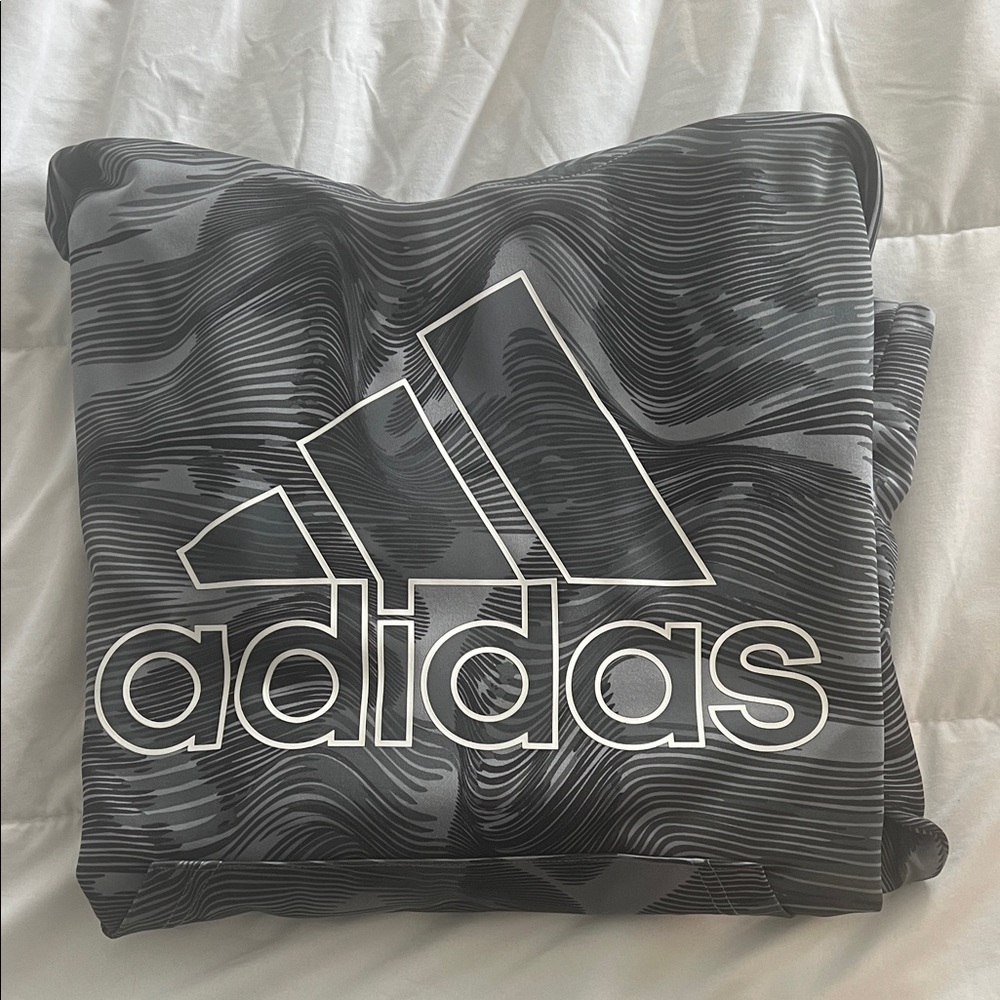 boys size large adidas sweatshirt